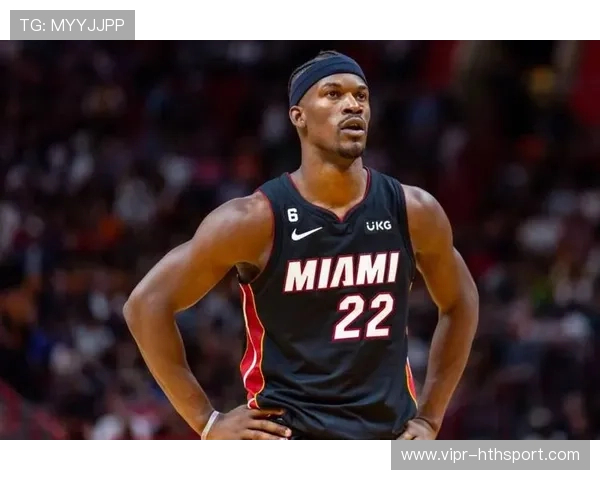 巴特勒篮下强行补篮得手，热火在末节逆转比分